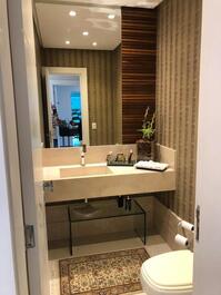 DEL LAGO, SOPHISTICATED MANSION VERY WELL ASSEMBLED AND DECORATED! TB MONTHLY!