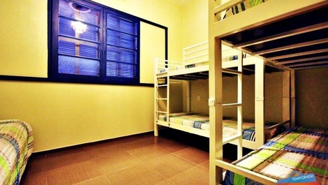 Montalcino Farm, 5m from the Parks!