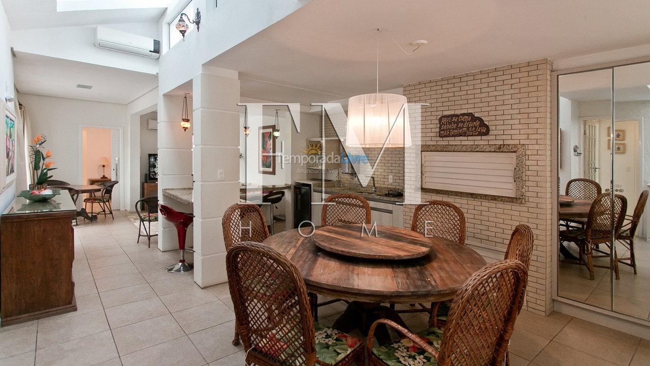 Casa para aluguel de temporada em Florianopolis (Jurerê Internacional)