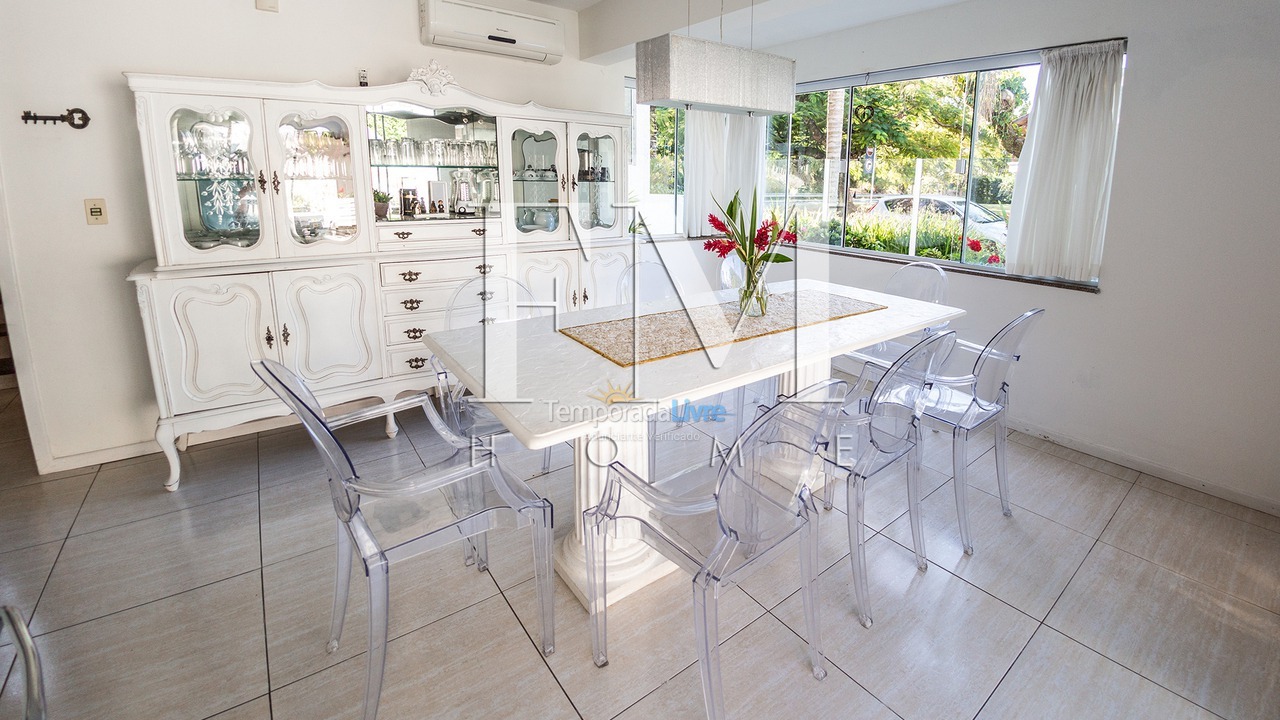 Casa para aluguel de temporada em Florianopolis (Jurerê Internacional)