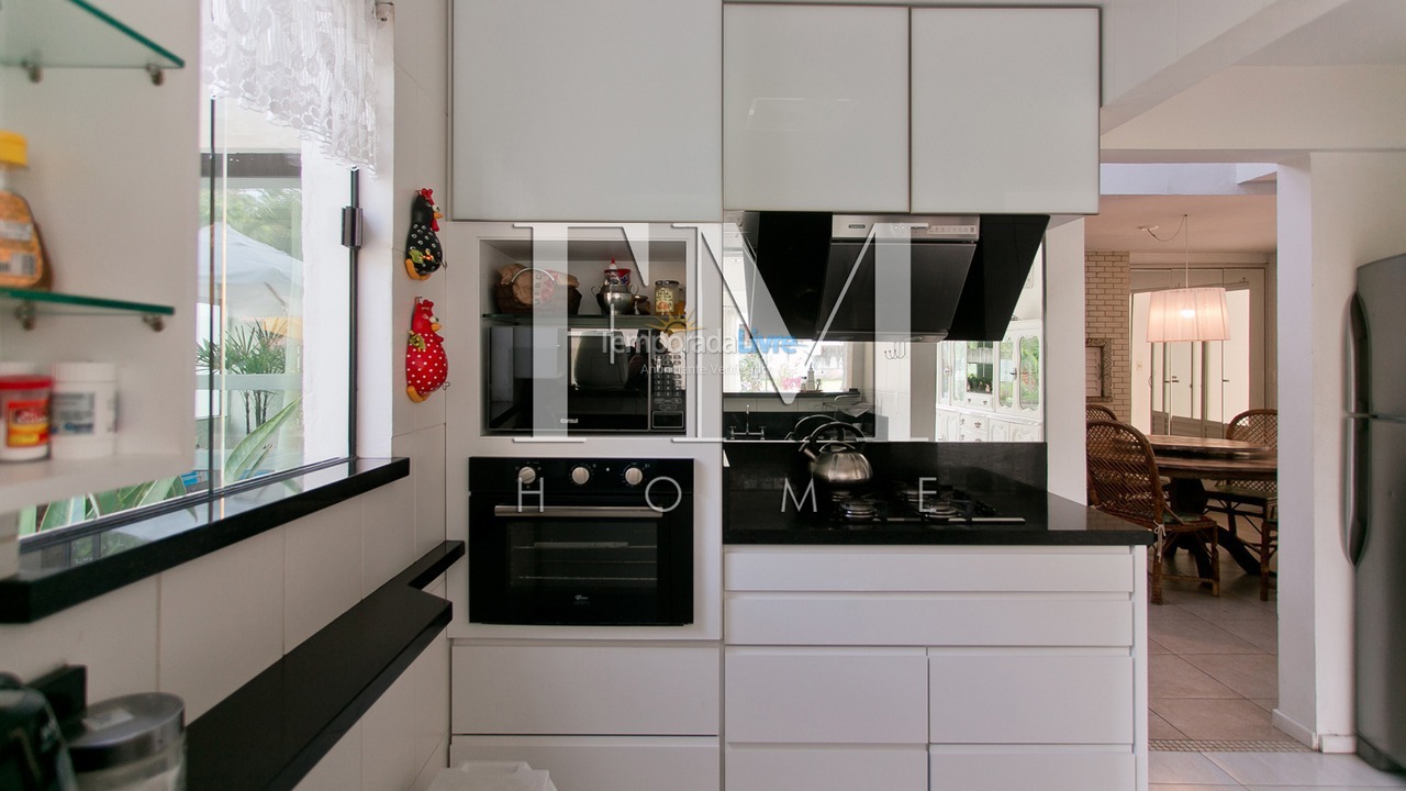 Casa para aluguel de temporada em Florianopolis (Jurerê Internacional)
