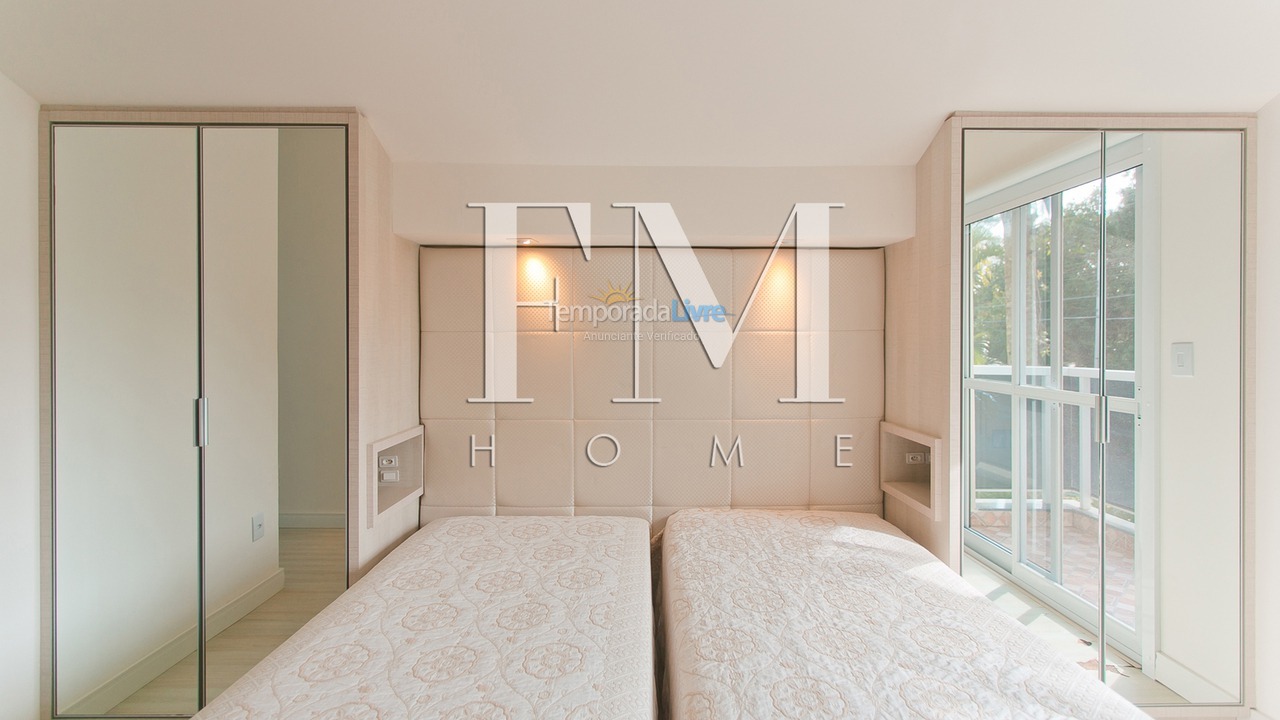 Casa para aluguel de temporada em Florianopolis (Jurerê Internacional)