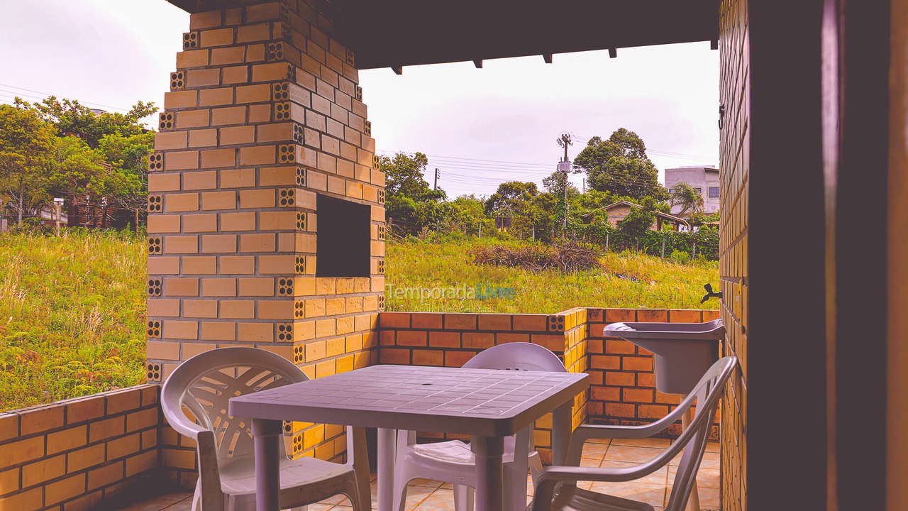 Casa para aluguel de temporada em Imbituba (Praia do Rosa)