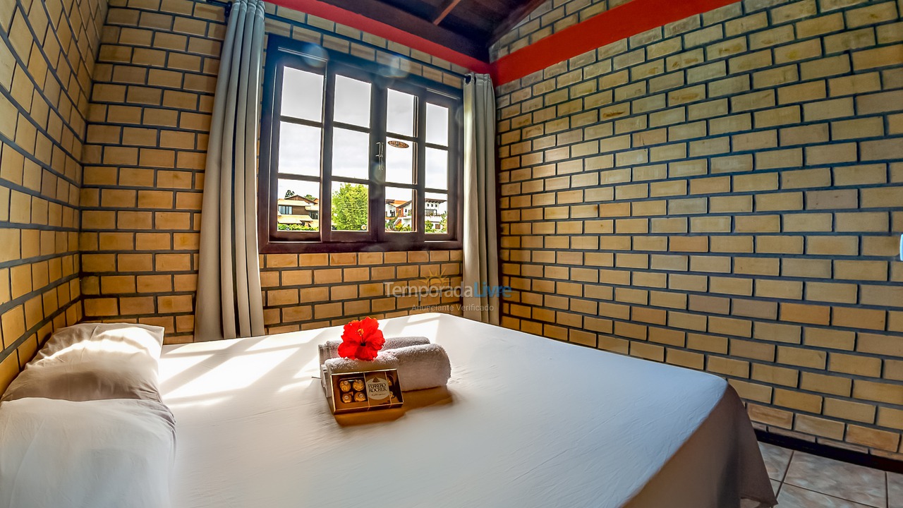 Casa para aluguel de temporada em Imbituba (Praia do Rosa)