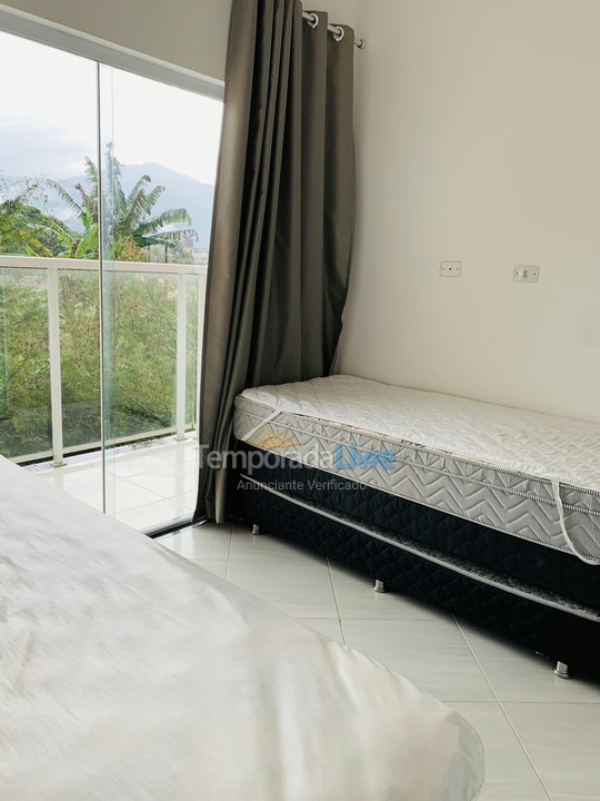 Apartamento para aluguel de temporada em Ubatuba (Maranduba)