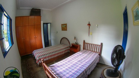 PEQUENA CHÁCARA PARA LAZER OU DESCANSO