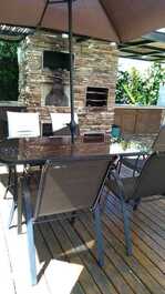 Excelente casa con piscina, barbacoa, horno de pizza y sauna.