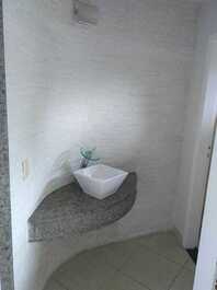 Casa dentro de condomínio com vista para o mar