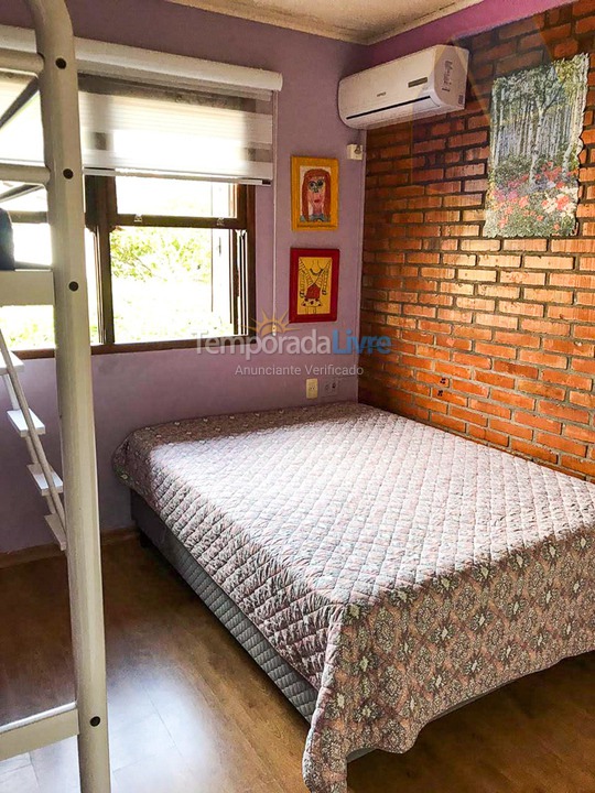 Casa para aluguel de temporada em Florianópolis (Cachoeira do Bom Jesus)