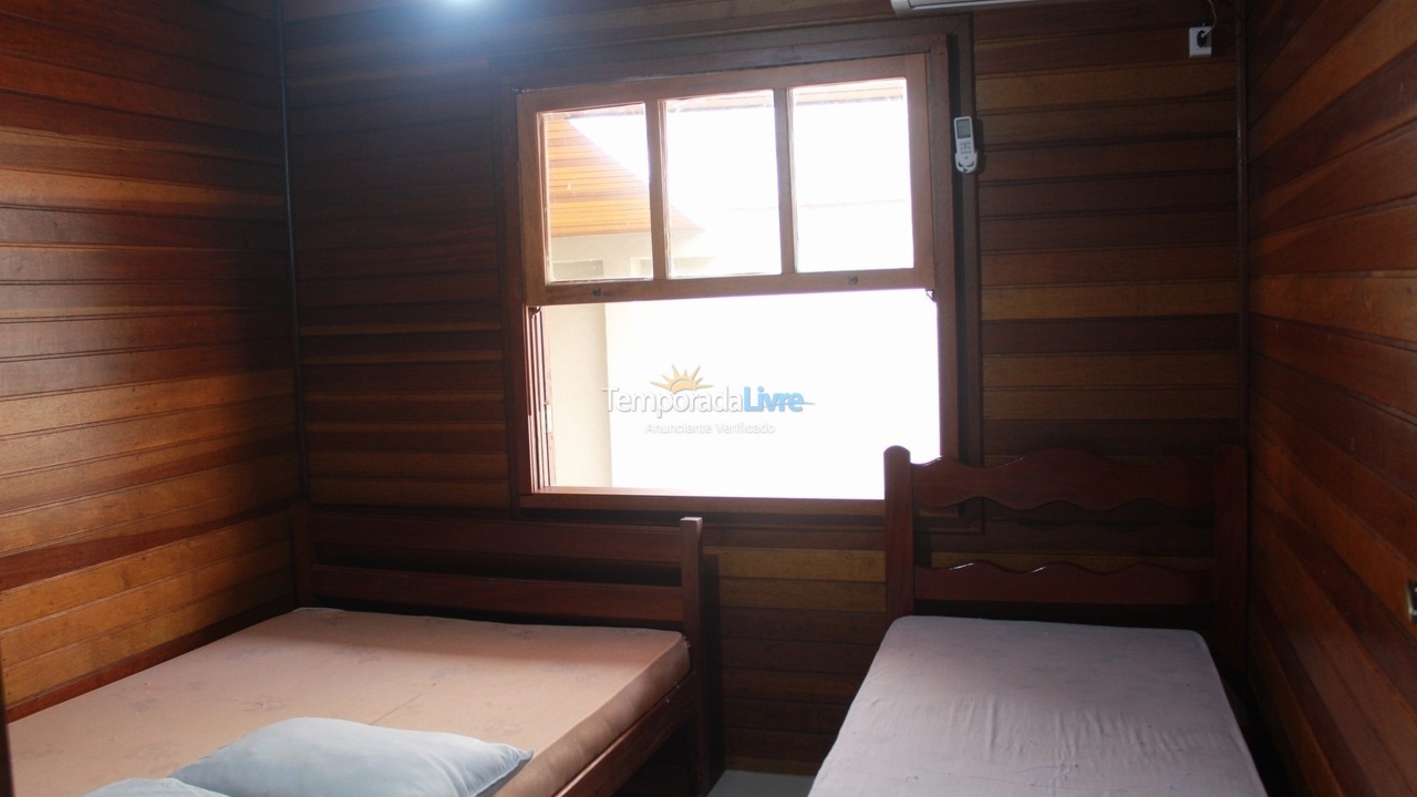 Casa para aluguel de temporada em Bertioga (Condominio Morada da Praia)