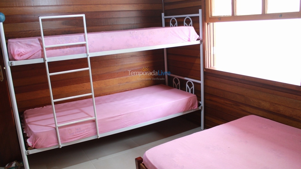 Casa para aluguel de temporada em Bertioga (Condominio Morada da Praia)