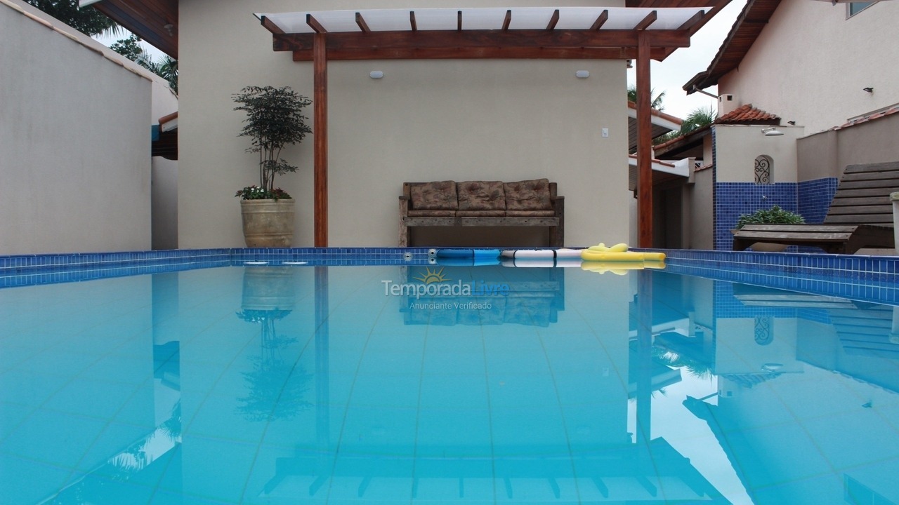 Casa para aluguel de temporada em Bertioga (Condominio Morada da Praia)