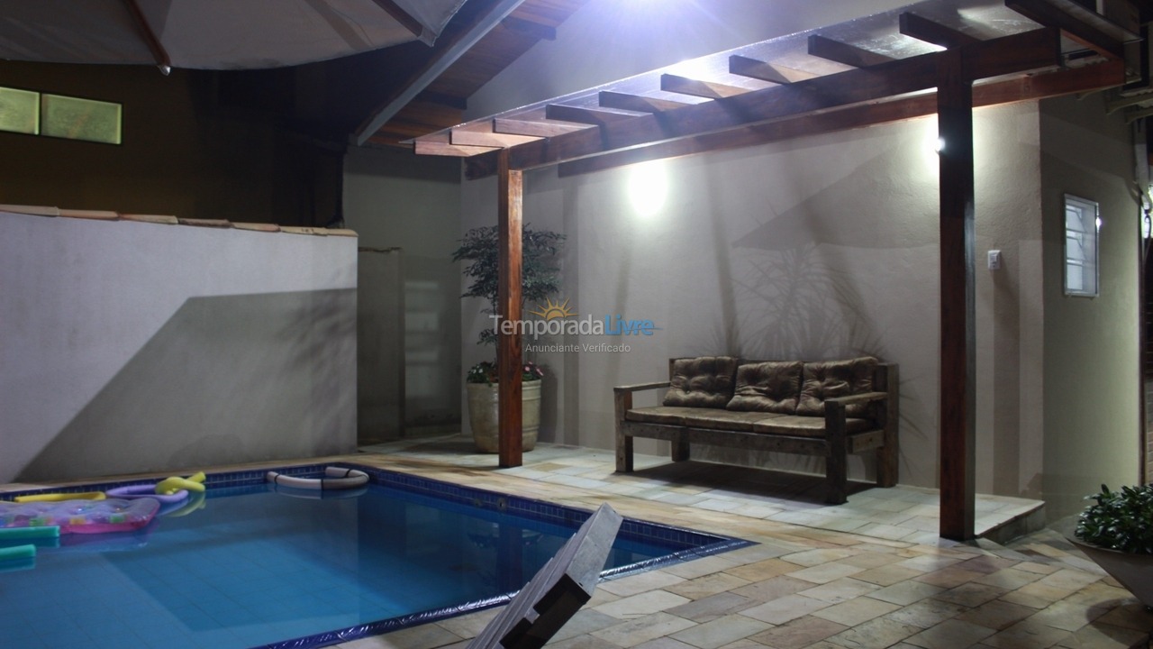 Casa para aluguel de temporada em Bertioga (Condominio Morada da Praia)