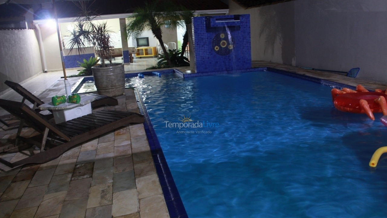 Casa para aluguel de temporada em Bertioga (Condominio Morada da Praia)