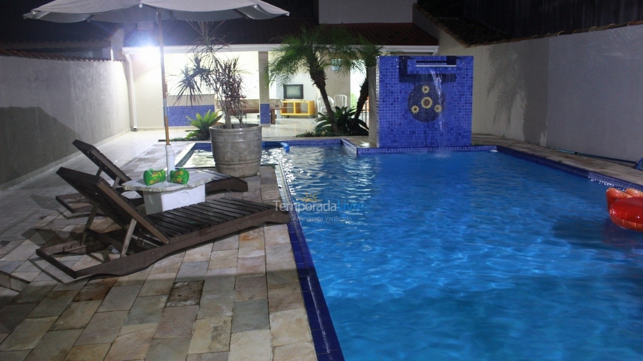 Casa para aluguel de temporada em Bertioga (Condominio Morada da Praia)