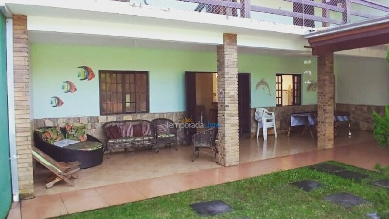 Casa para aluguel de temporada em Caraguatatuba (Massaguaçu)
