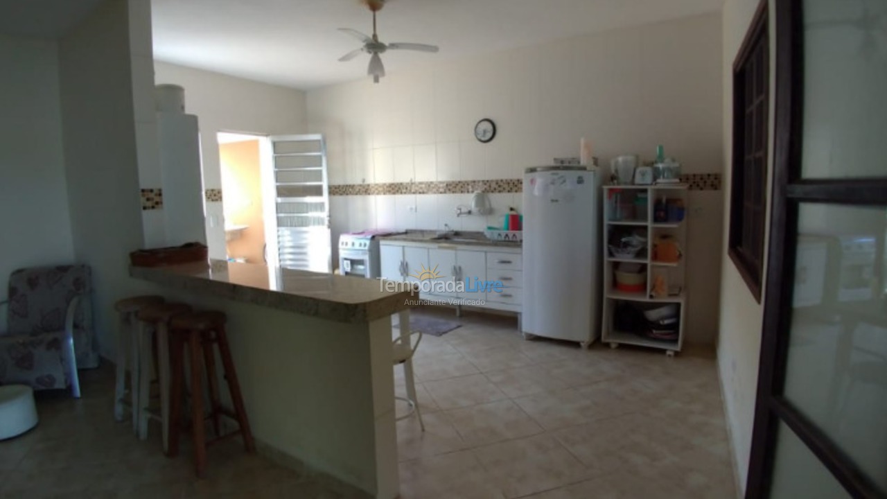 Casa para aluguel de temporada em Caraguatatuba (Massaguaçu)