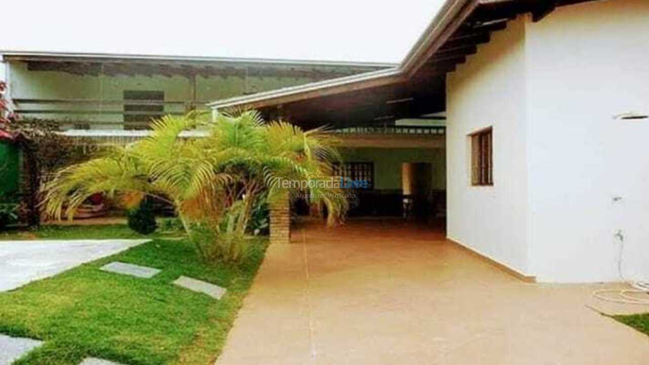 Casa para aluguel de temporada em Caraguatatuba (Massaguaçu)