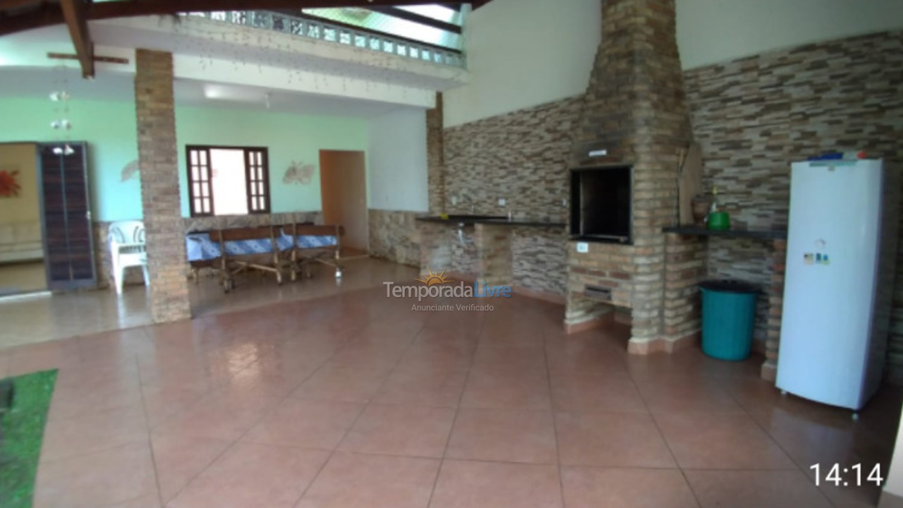 Casa para aluguel de temporada em Caraguatatuba (Massaguaçu)