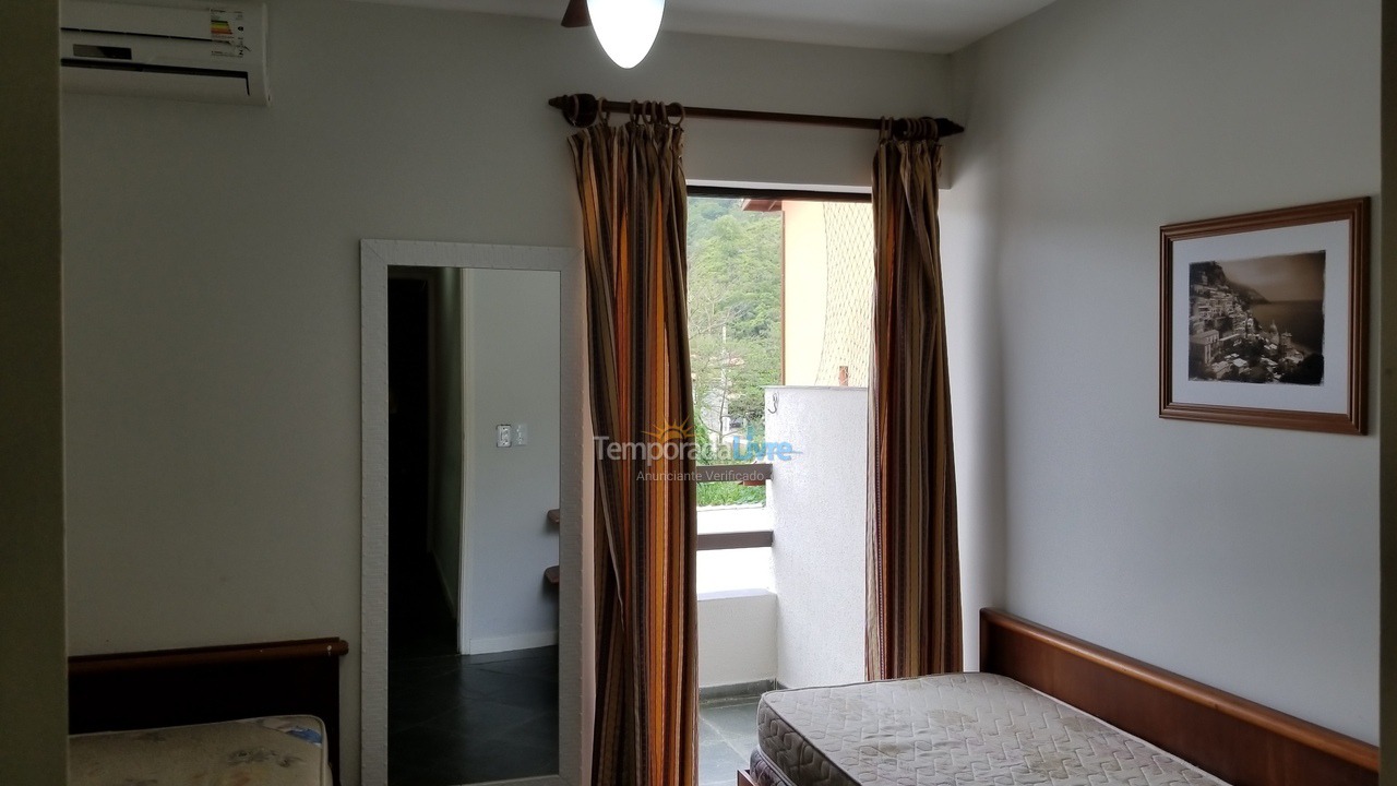 House for vacation rental in Ubatuba (Praia das Toninhas)