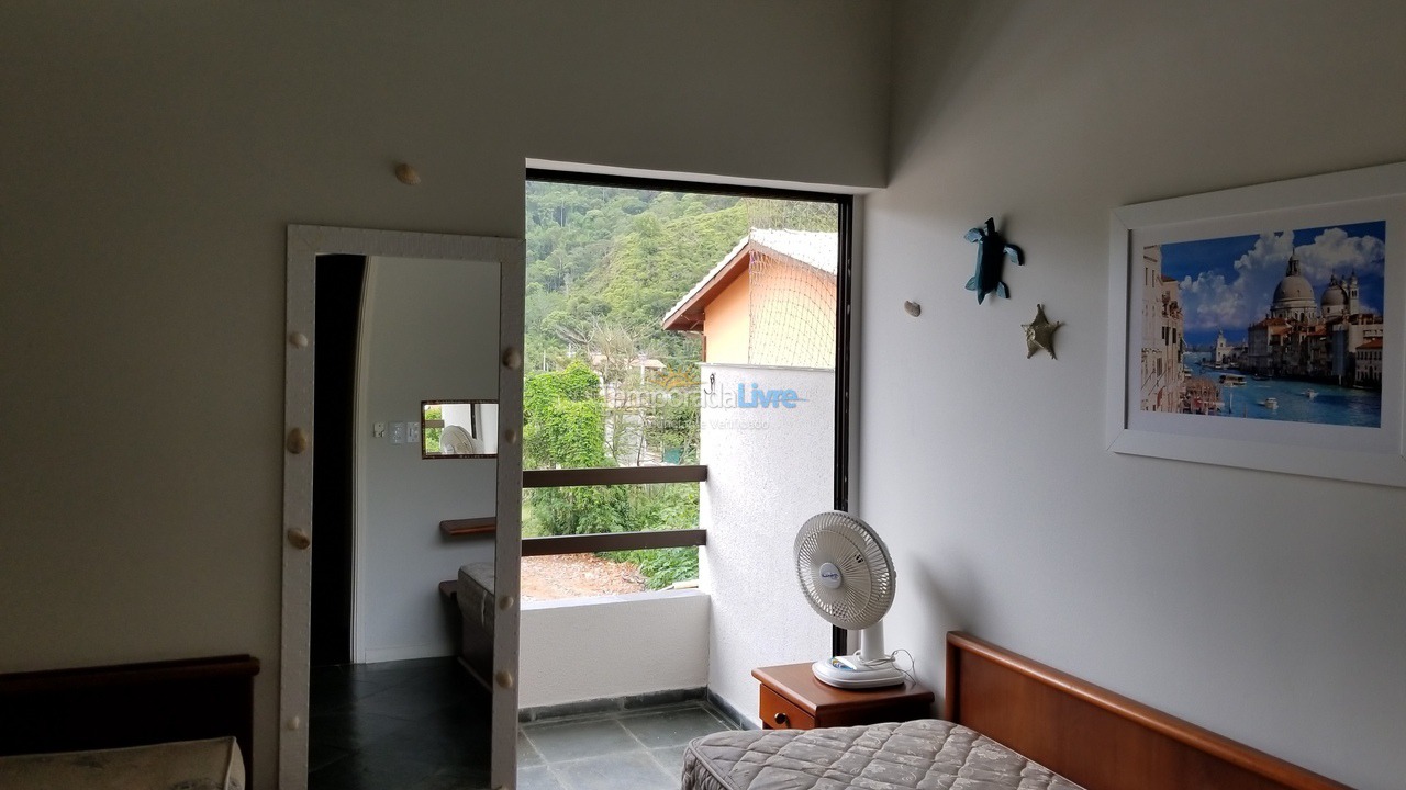 House for vacation rental in Ubatuba (Praia das Toninhas)