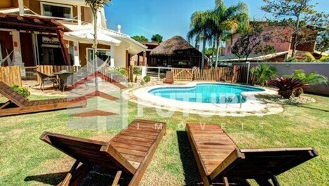 CASA C/PISCINA - PRAIA DO MARISCAL - BOMBINHAS/SC (LC114F)