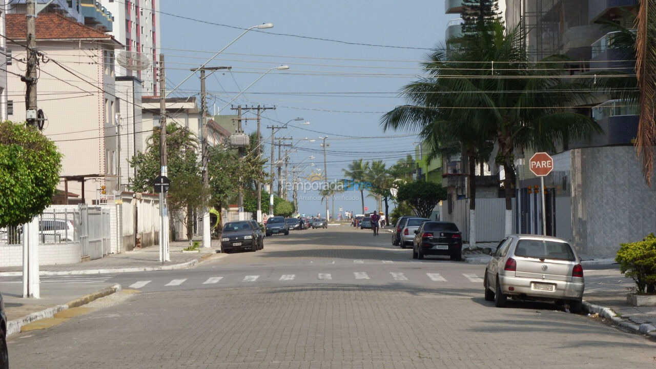 Apartamento para aluguel de temporada em Praia Grande (Guilhermina)