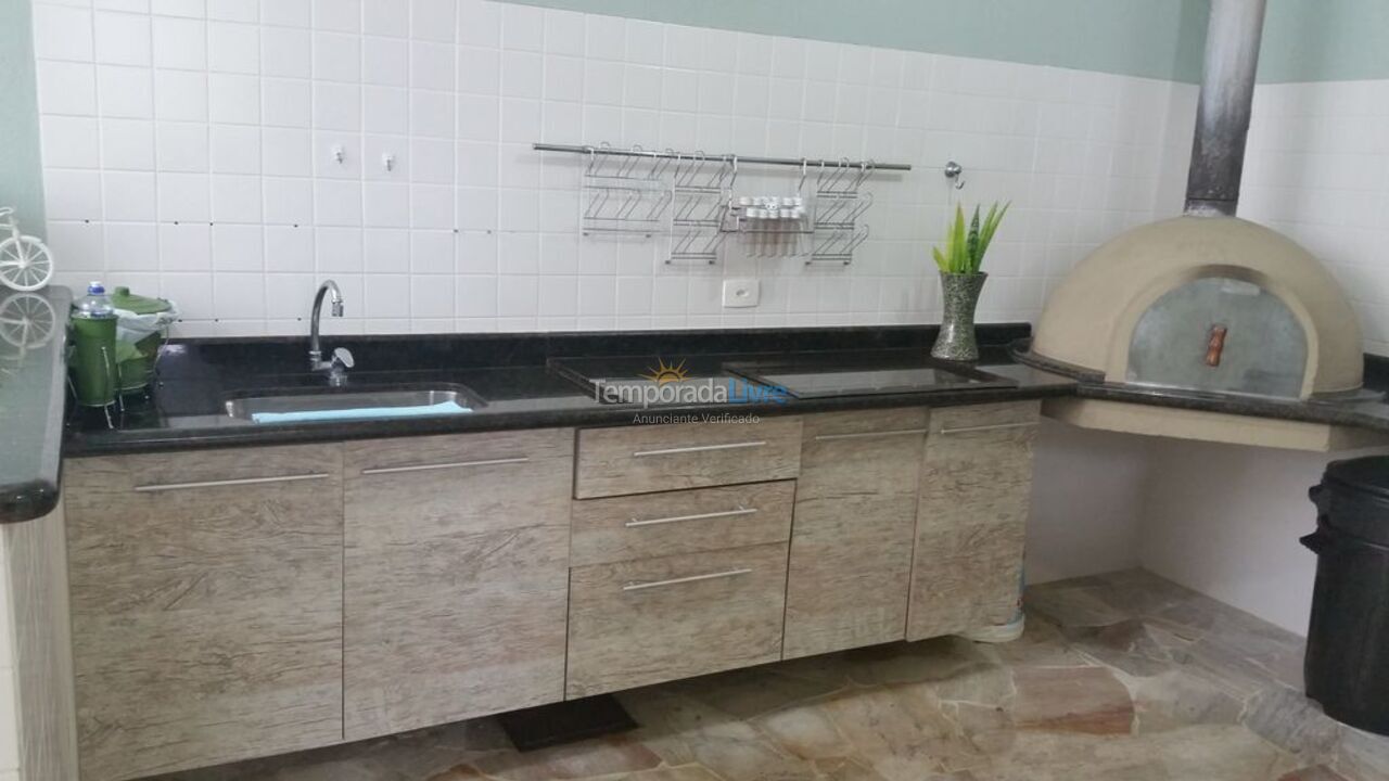 Casa para aluguel de temporada em Guarujá (Praia do Pernambuco)