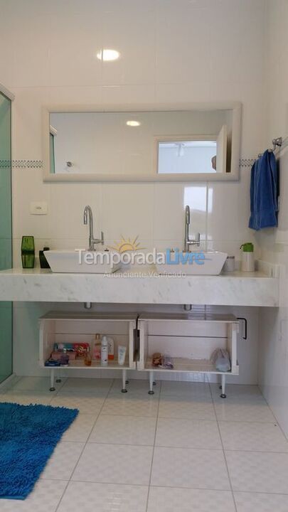 Casa para aluguel de temporada em Guarujá (Praia do Pernambuco)