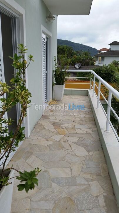 Casa para aluguel de temporada em Guarujá (Praia do Pernambuco)