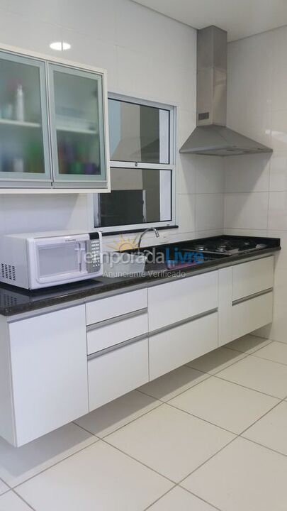 Casa para aluguel de temporada em Guarujá (Praia do Pernambuco)