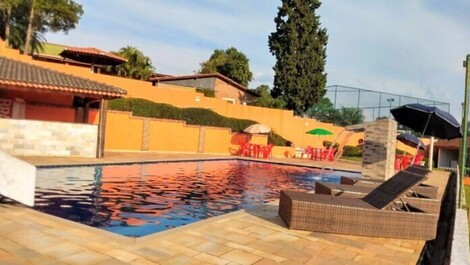 Chácara Grande com Toboágua em Mairinque