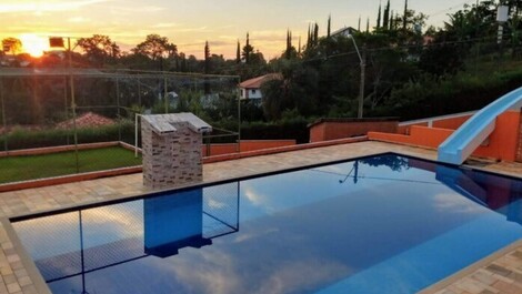 Chácara Grande com Toboágua em Mairinque