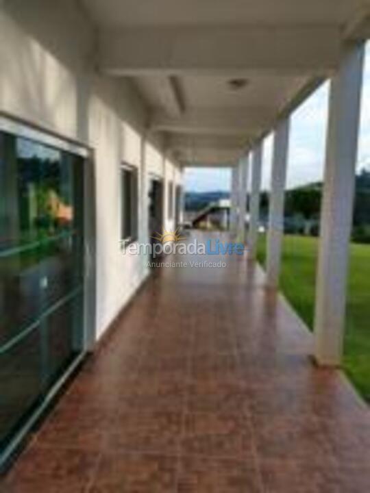 Chácara / sítio para aluguel de temporada em Mairinque (Condomínio Porta do Sol)