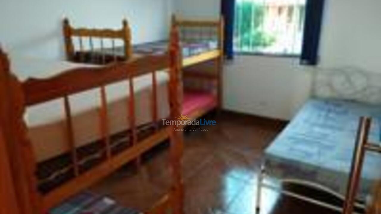 Chácara / sítio para aluguel de temporada em Mairinque (Condomínio Porta do Sol)