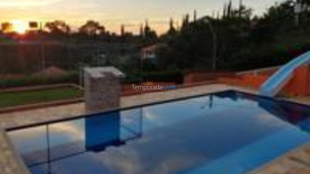 Chácara / sítio para aluguel de temporada em Mairinque (Condomínio Porta do Sol)