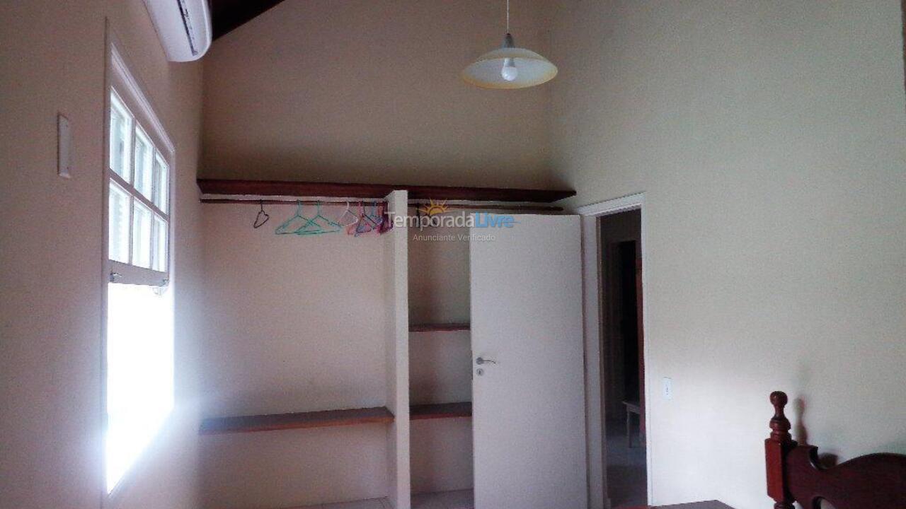 Casa para alquiler de vacaciones em Ubatuba (Condomínio Pedra Verde Domingas Dias)