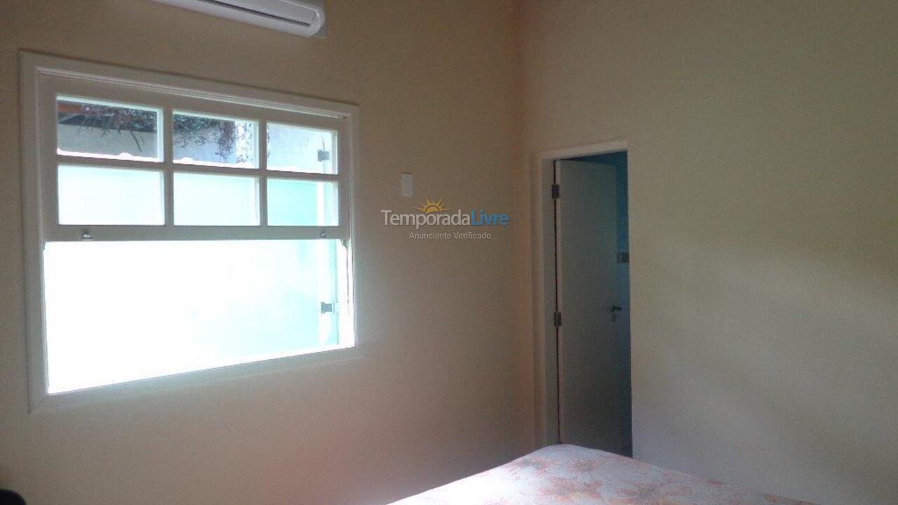 Casa para alquiler de vacaciones em Ubatuba (Condomínio Pedra Verde Domingas Dias)