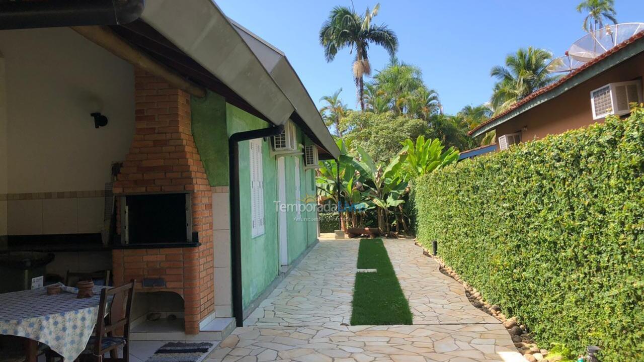 Casa para alquiler de vacaciones em Ubatuba (Condomínio Pedra Verde Domingas Dias)