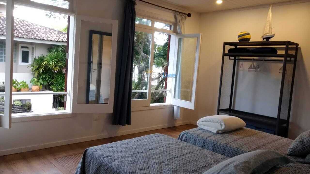 House for vacation rental in São Sebastião (Praia da Baleia)