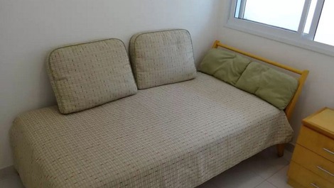 Suíte andar térreo. Cama 1,20 m