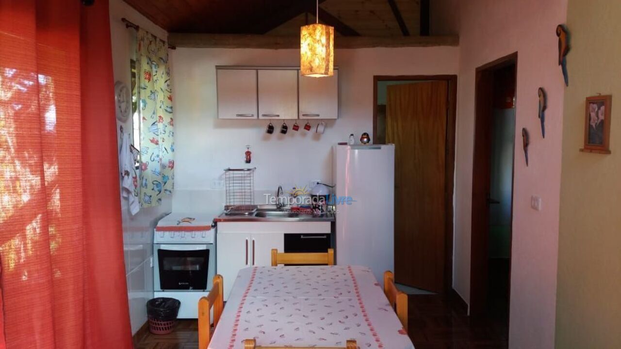 Casa para alquiler de vacaciones em Sao Bento do Sapucai (Paiol Grande Toldi)