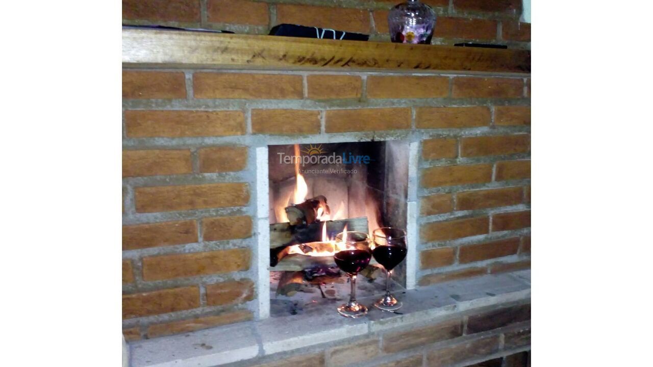 Casa para alquiler de vacaciones em Sao Bento do Sapucai (Paiol Grande Toldi)