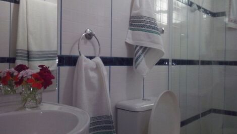 Chale cor cenoura cozinha e [editado] lareira