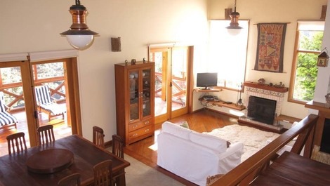 Salas jantar e lareira