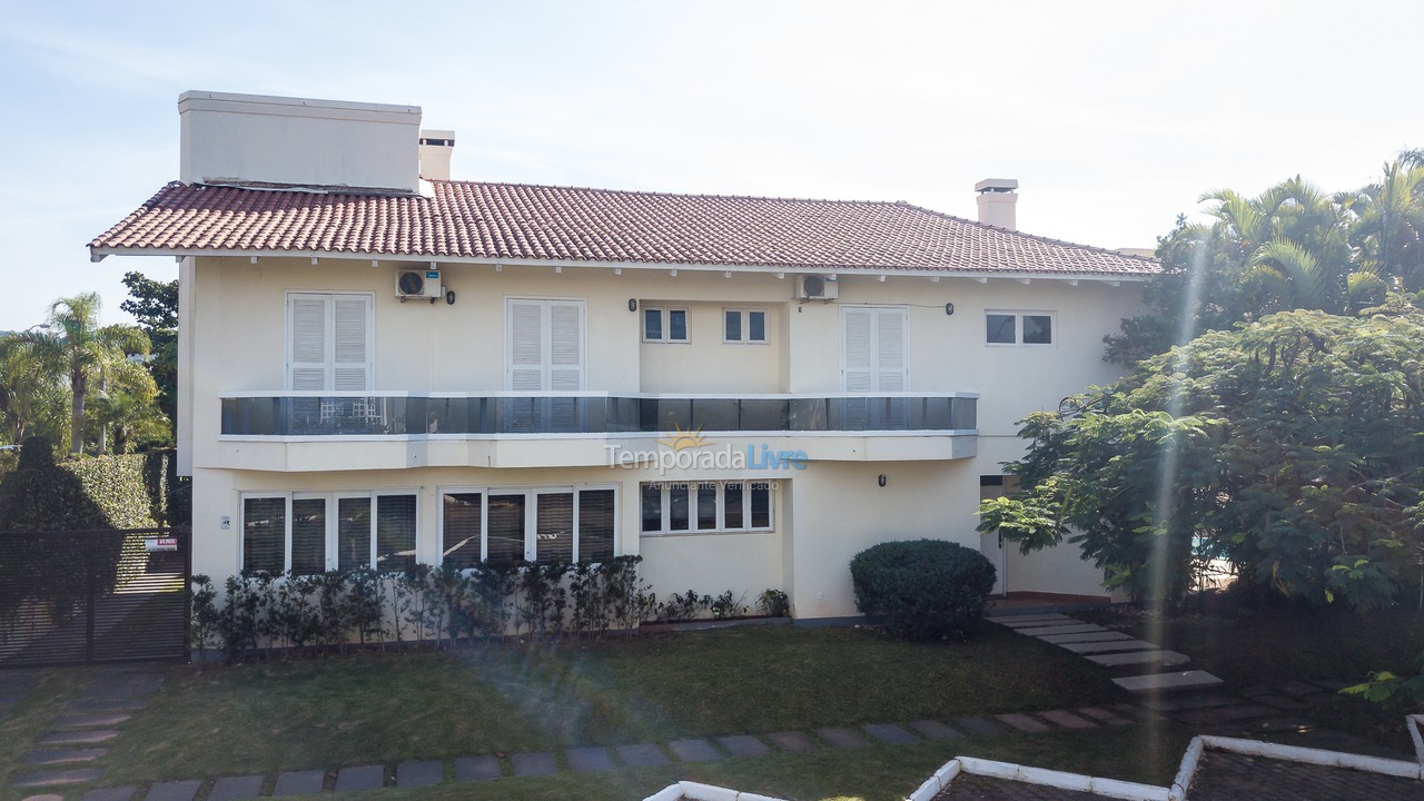 Casa para aluguel de temporada em Florianopolis (Jurerê Internacional)