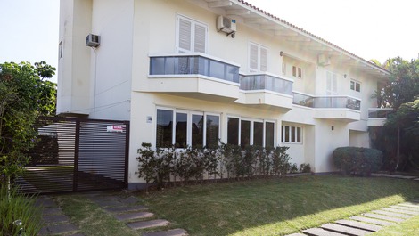 Mansão das Lagostas: 10 quartos à 2 min da Praia!