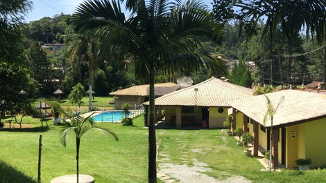 COUNTRY HOUSE WITH NATURAL WATERFALL