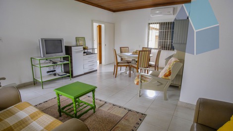 Sala de estar integrada com sala de jantar