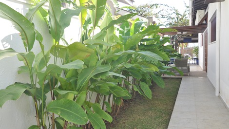 Deliciosa casa de alto padrão ao lado da praia